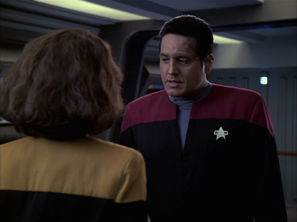 extant_StarTrek_VOY_6x09-TheVoyagerConspiracy_02303.jpg