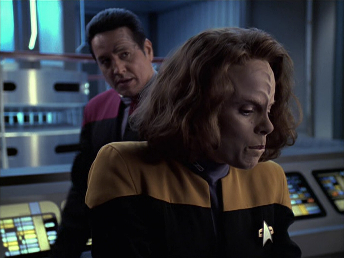 extant_StarTrek_VOY_6x09-TheVoyagerConspiracy_02321.jpg