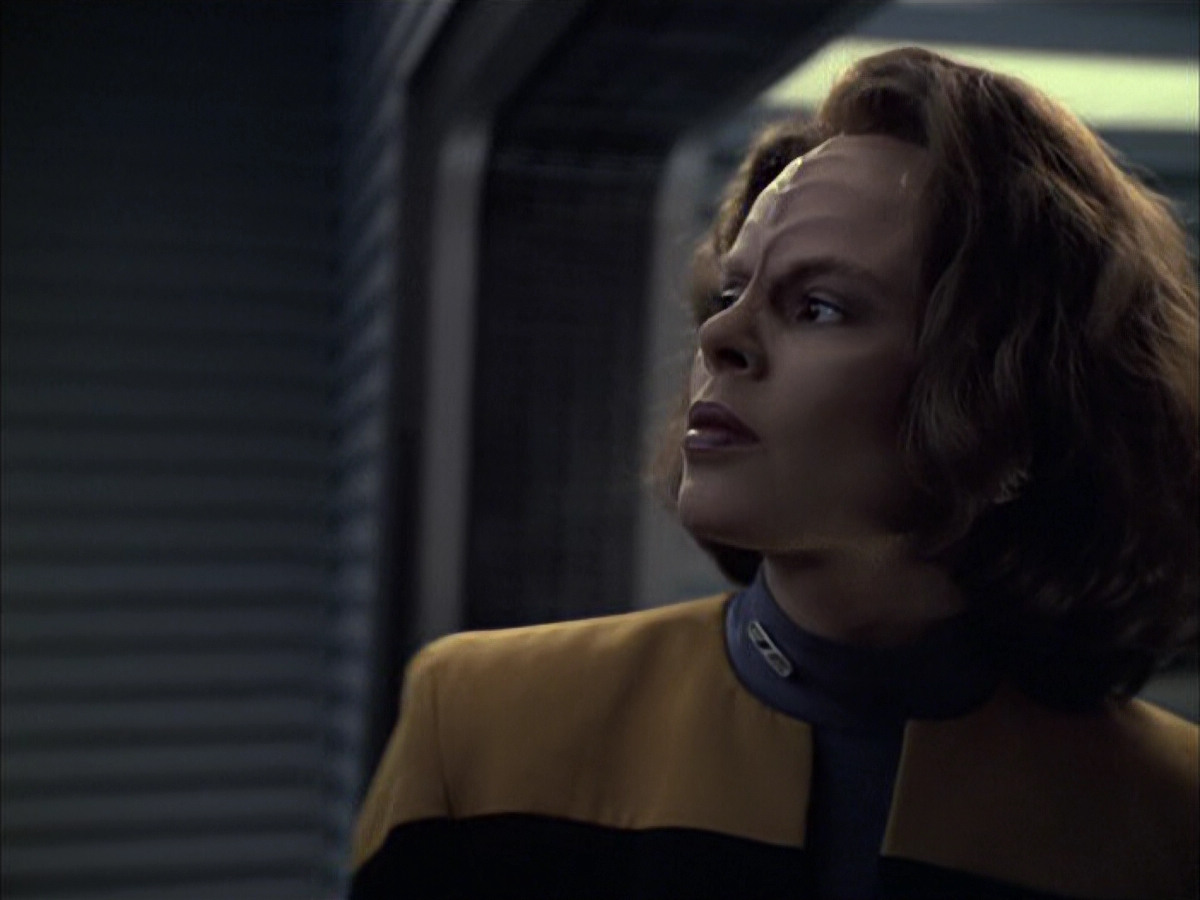 extant_StarTrek_VOY_6x09-TheVoyagerConspiracy_02333.jpg