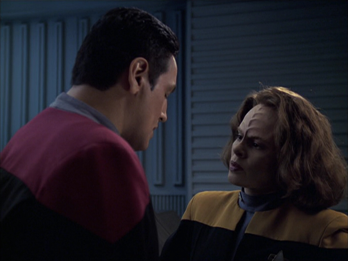extant_StarTrek_VOY_6x09-TheVoyagerConspiracy_02340.jpg