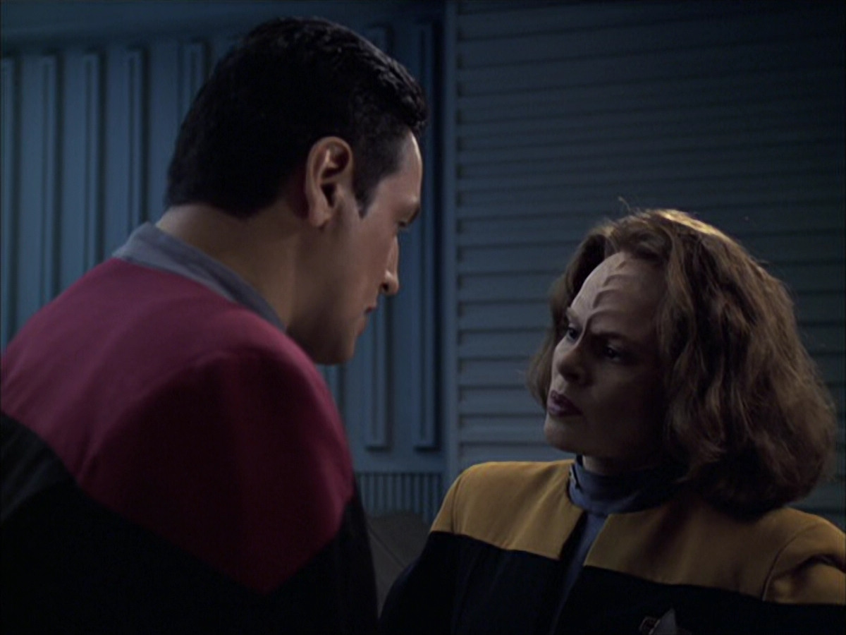 extant_StarTrek_VOY_6x09-TheVoyagerConspiracy_02341.jpg