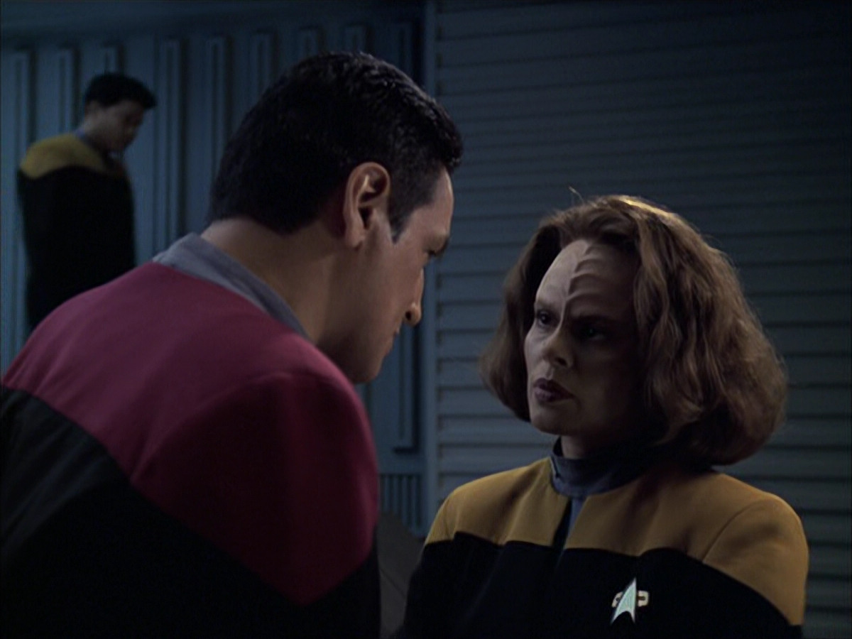 extant_StarTrek_VOY_6x09-TheVoyagerConspiracy_02348.jpg