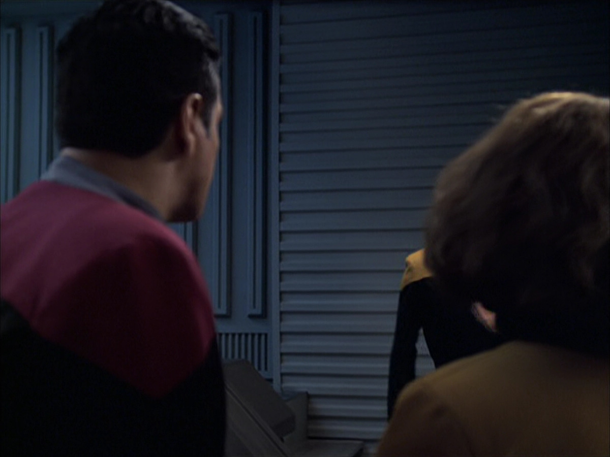 extant_StarTrek_VOY_6x09-TheVoyagerConspiracy_02352.jpg