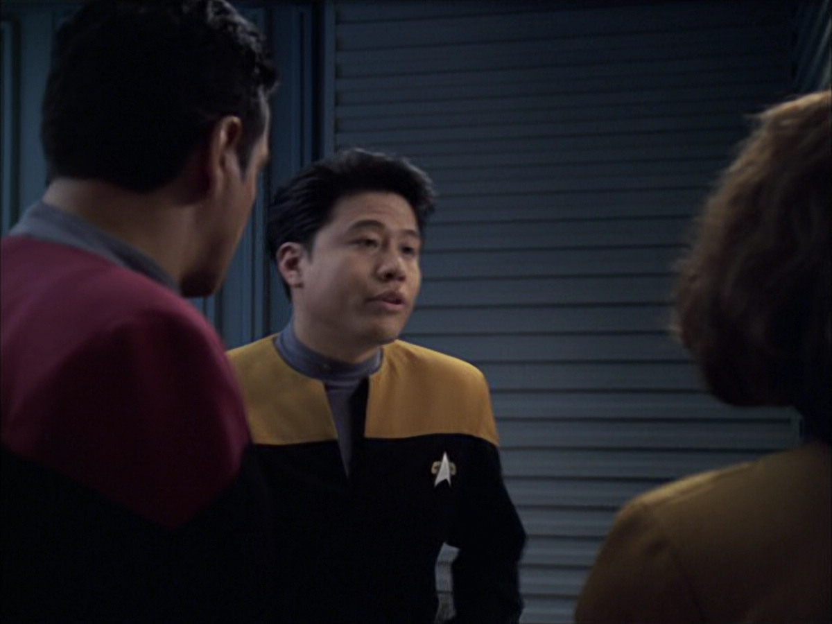 extant_StarTrek_VOY_6x09-TheVoyagerConspiracy_02355.jpg