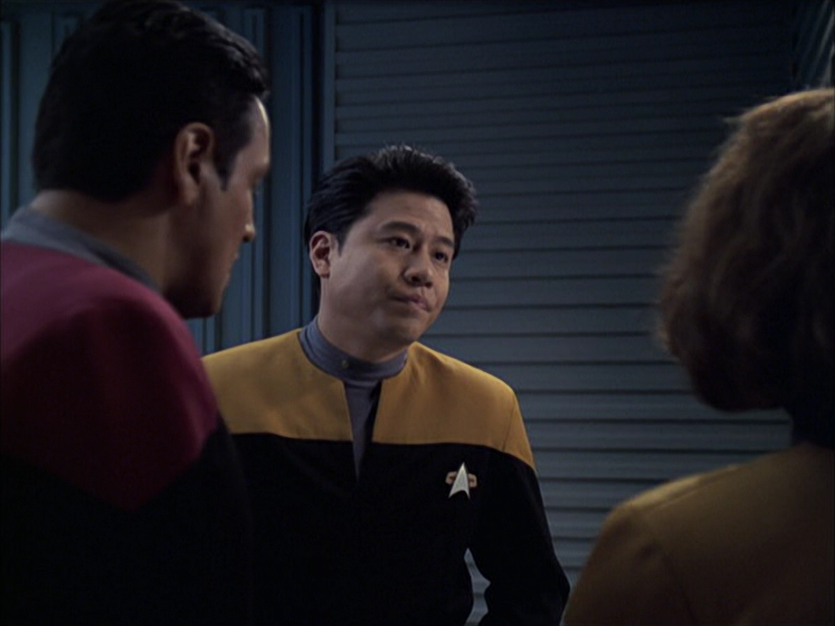 extant_StarTrek_VOY_6x09-TheVoyagerConspiracy_02357.jpg