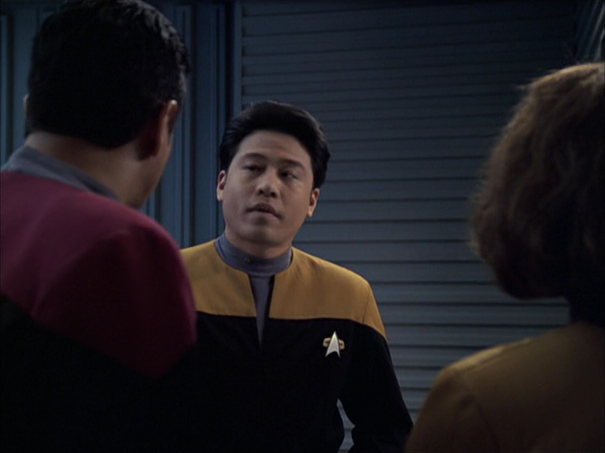 extant_StarTrek_VOY_6x09-TheVoyagerConspiracy_02358.jpg