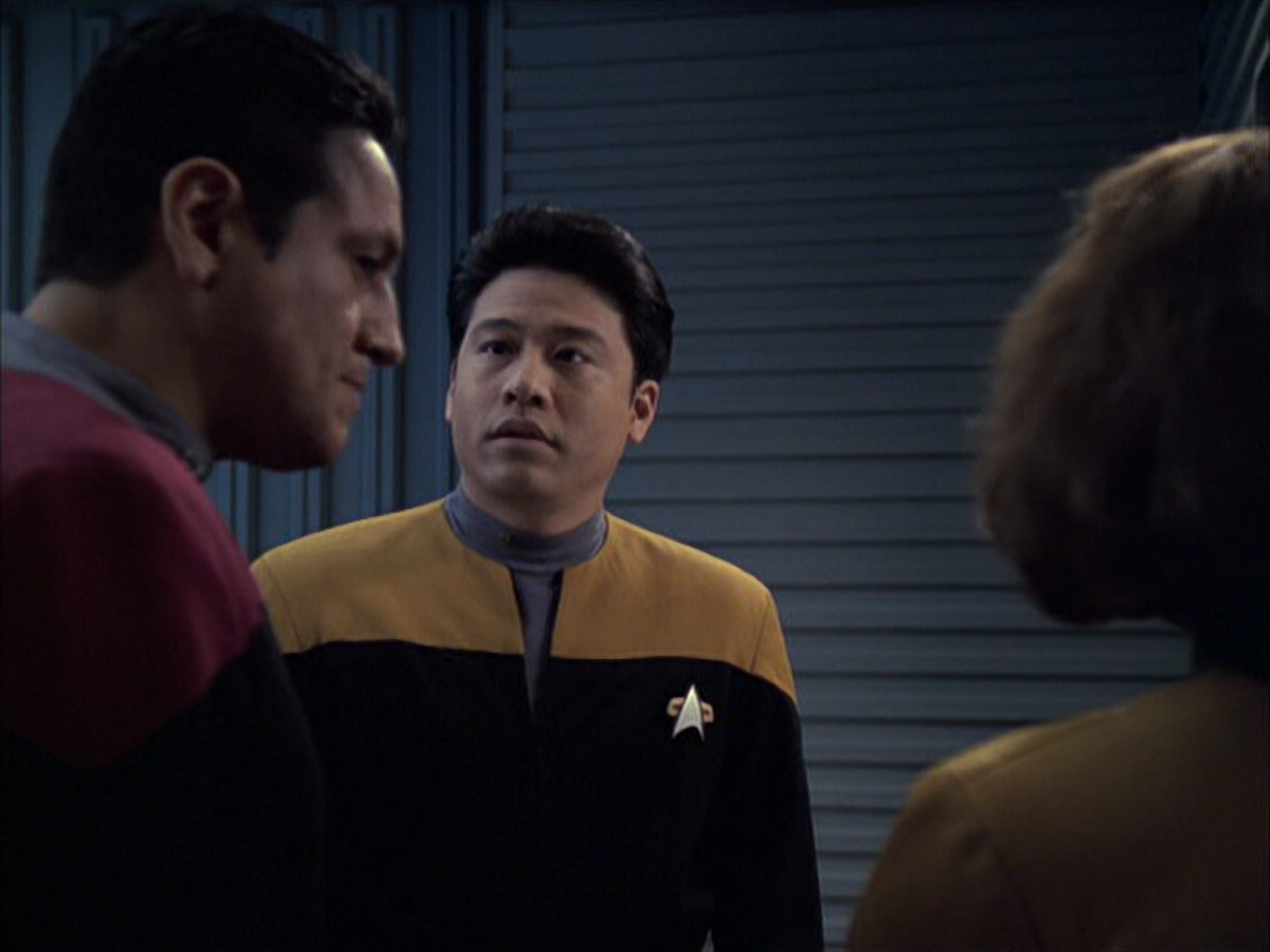 extant_StarTrek_VOY_6x09-TheVoyagerConspiracy_02360.jpg