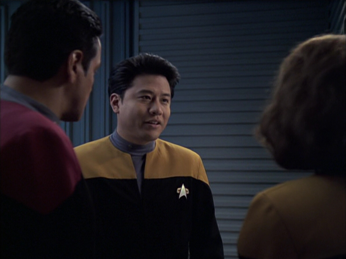 extant_StarTrek_VOY_6x09-TheVoyagerConspiracy_02363.jpg