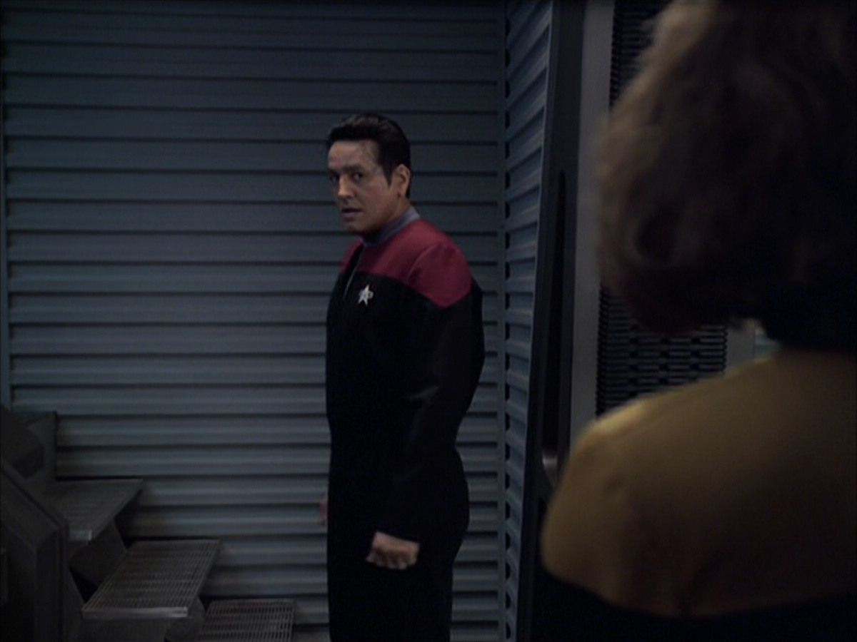 extant_StarTrek_VOY_6x09-TheVoyagerConspiracy_02380.jpg
