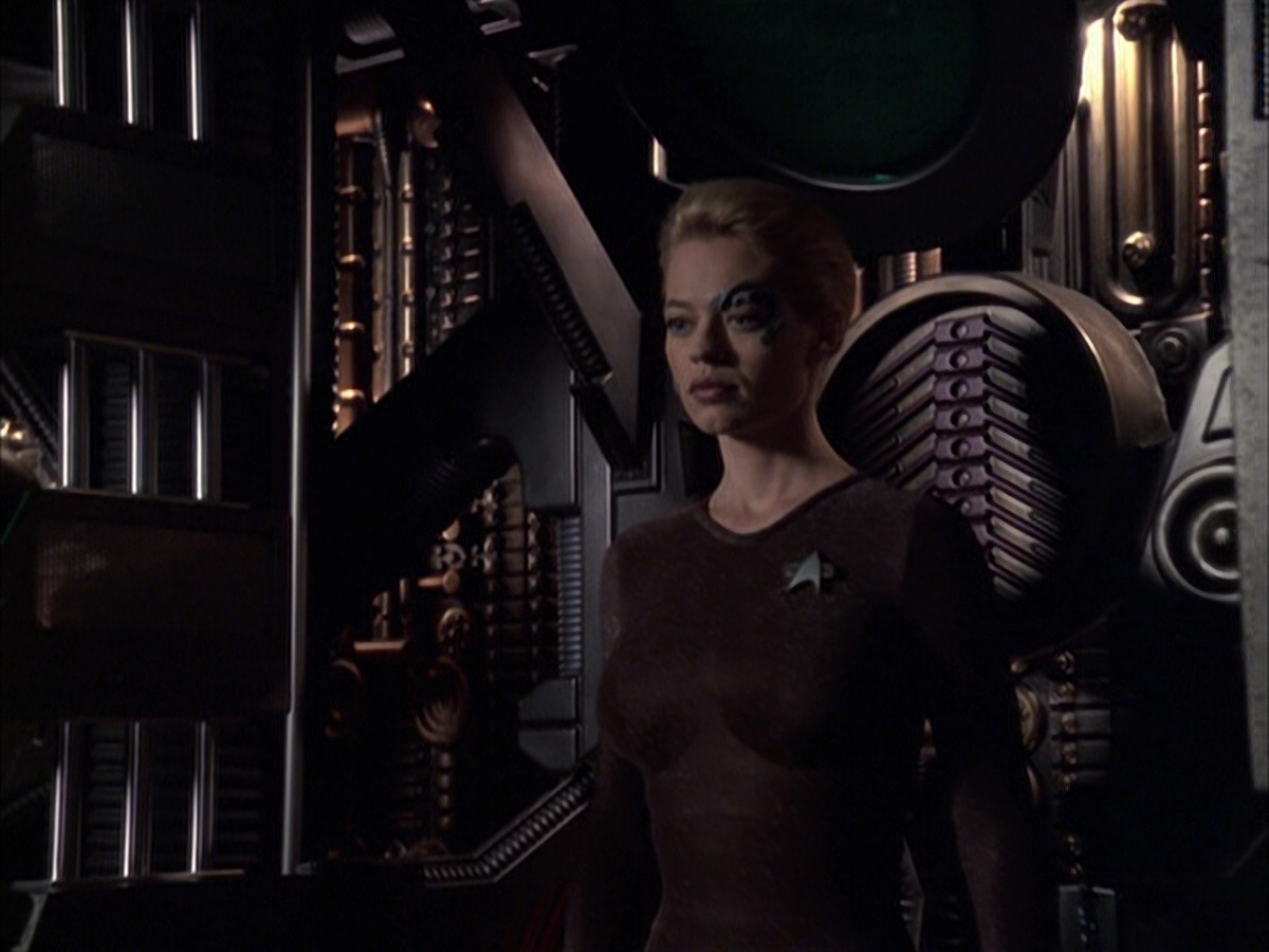 extant_StarTrek_VOY_6x09-TheVoyagerConspiracy_02390.jpg