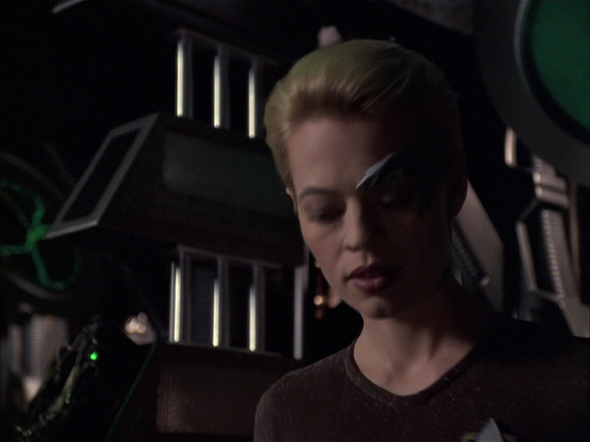extant_StarTrek_VOY_6x09-TheVoyagerConspiracy_02403.jpg