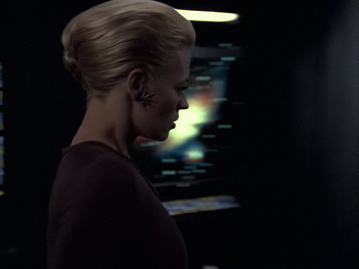 extant_StarTrek_VOY_6x09-TheVoyagerConspiracy_02406.jpg