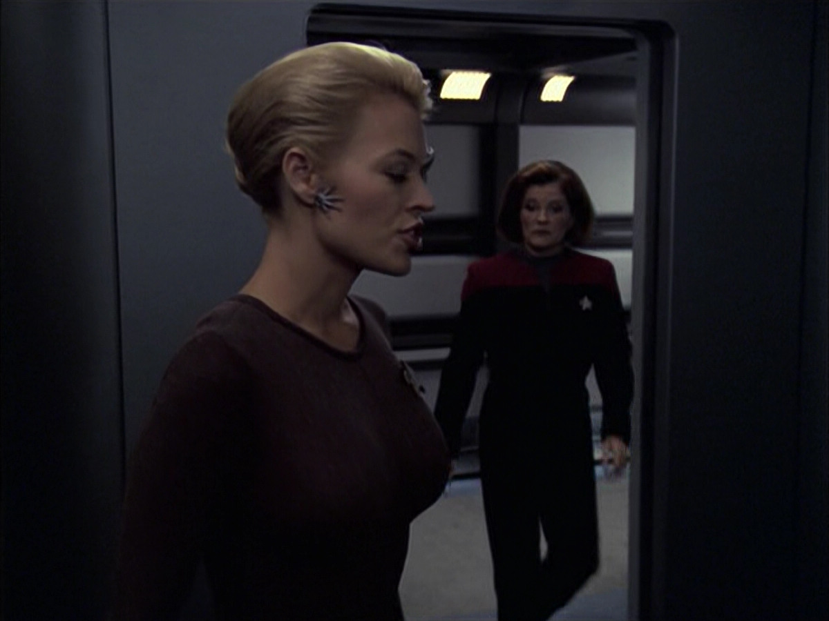 extant_StarTrek_VOY_6x09-TheVoyagerConspiracy_02414.jpg