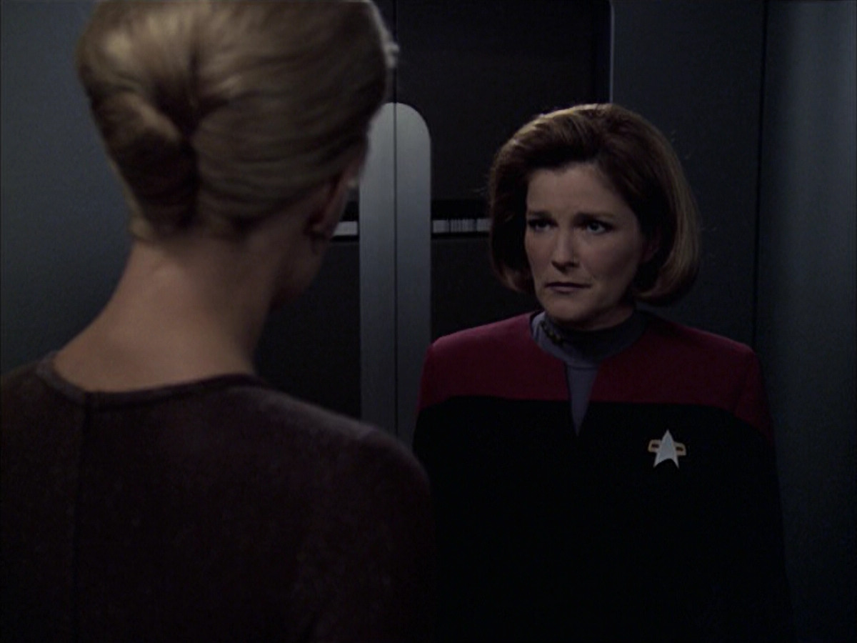 extant_StarTrek_VOY_6x09-TheVoyagerConspiracy_02428.jpg