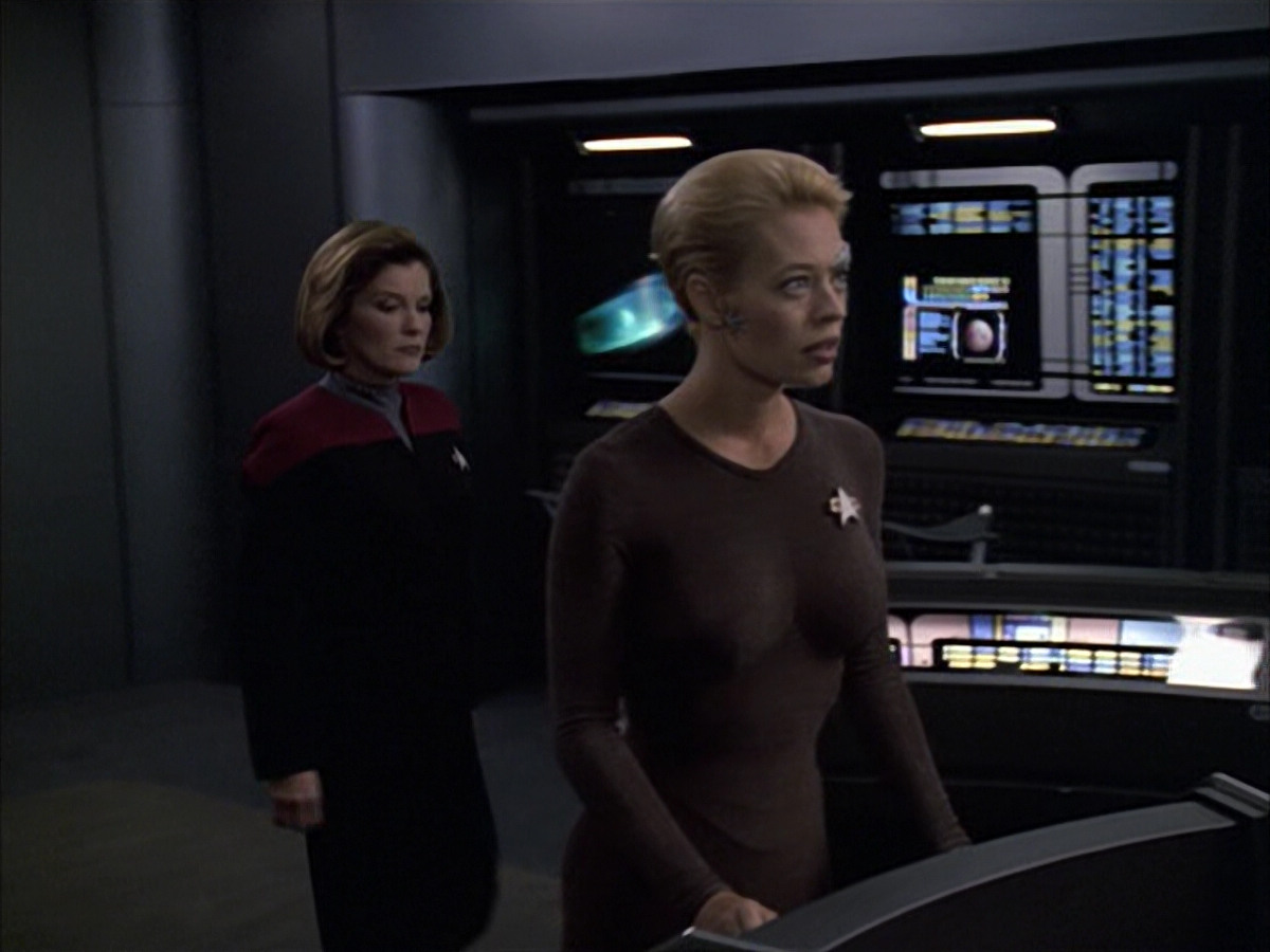 extant_StarTrek_VOY_6x09-TheVoyagerConspiracy_02462.jpg