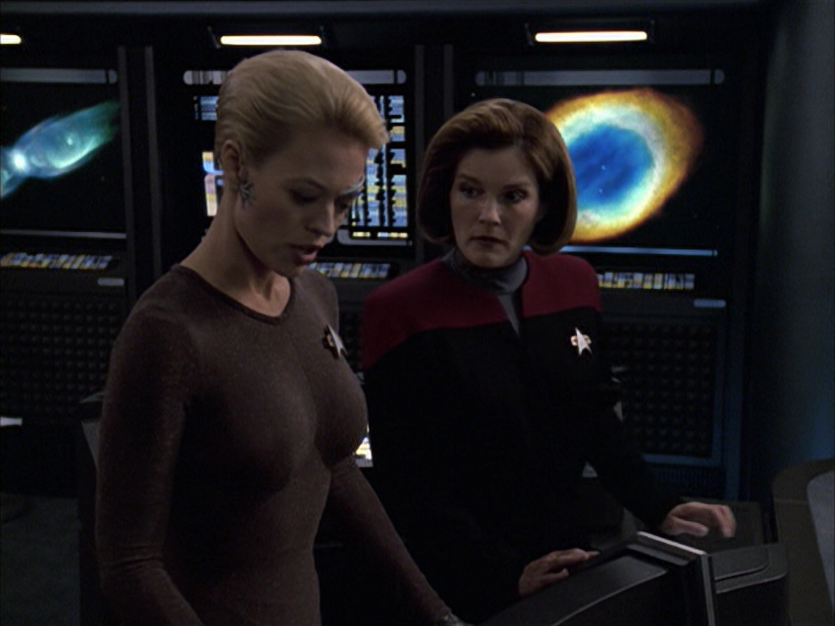 extant_StarTrek_VOY_6x09-TheVoyagerConspiracy_02465.jpg