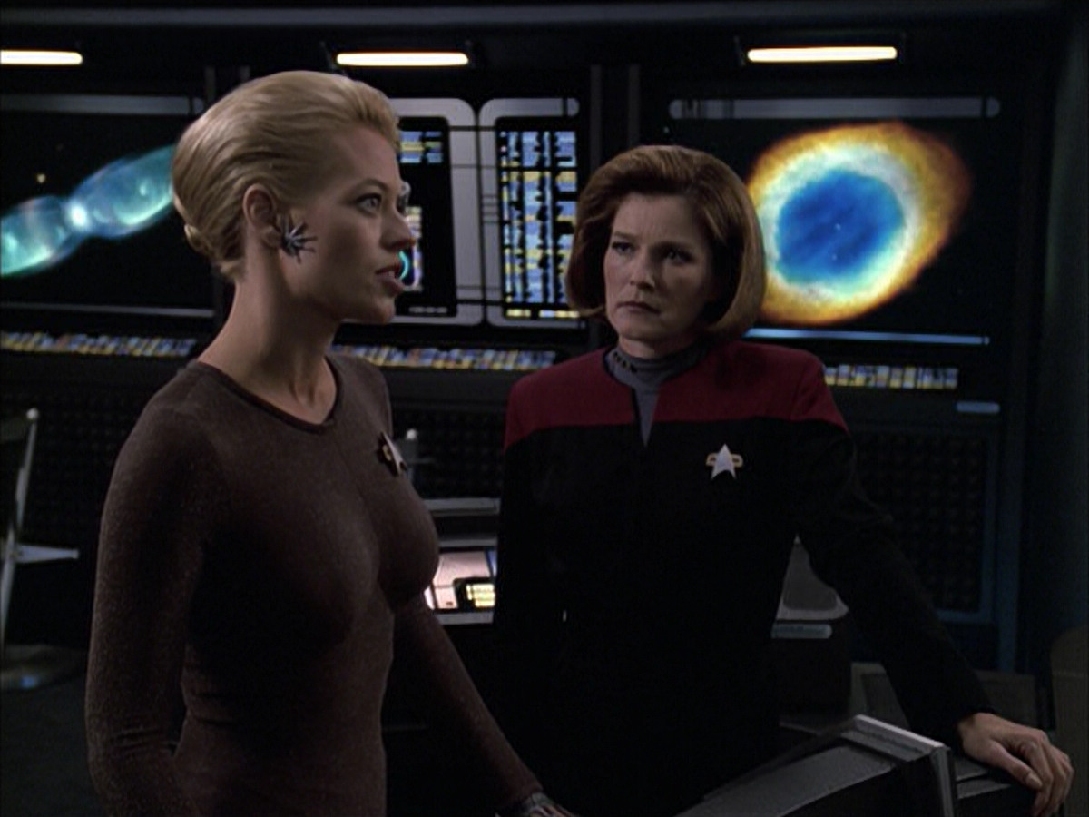 extant_StarTrek_VOY_6x09-TheVoyagerConspiracy_02493.jpg