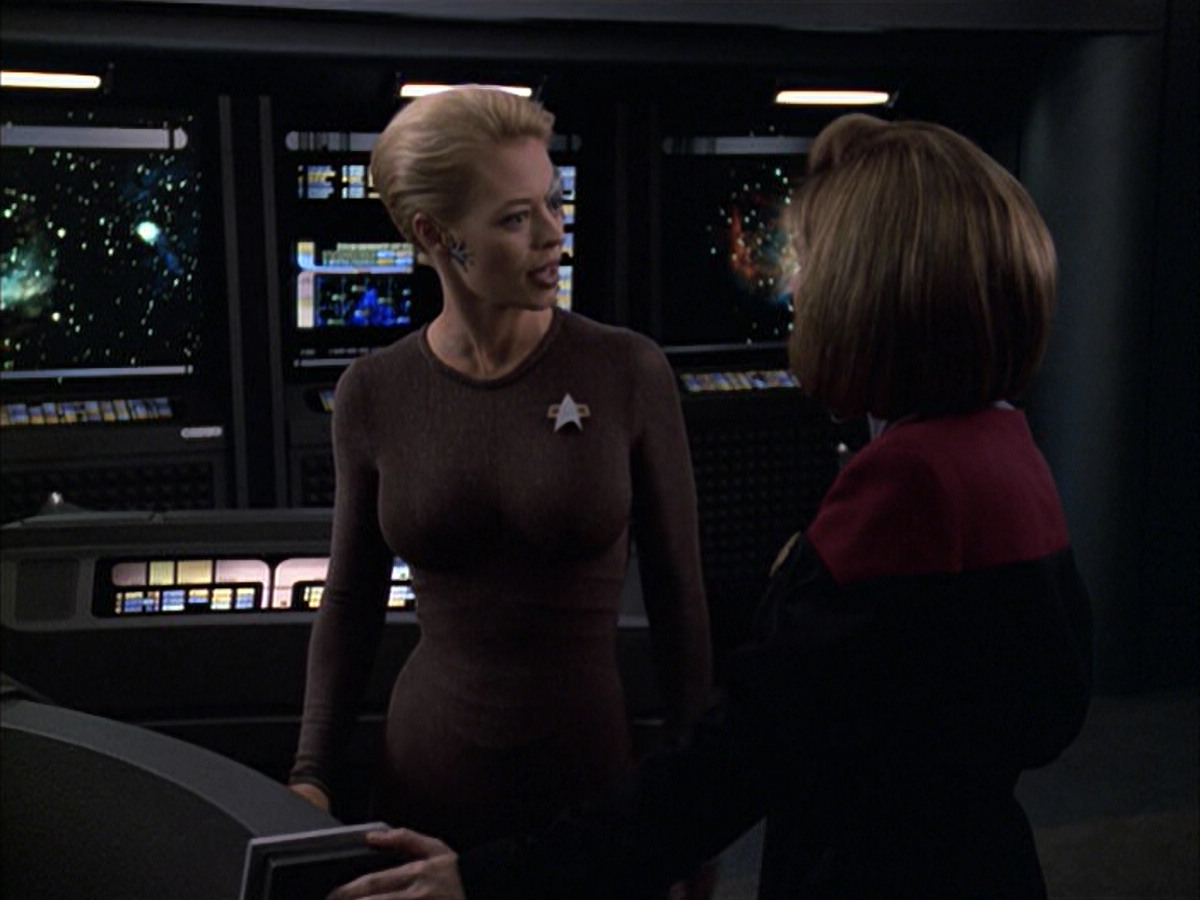 extant_StarTrek_VOY_6x09-TheVoyagerConspiracy_02502.jpg