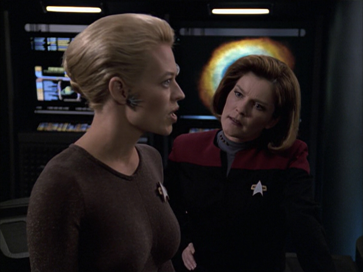 extant_StarTrek_VOY_6x09-TheVoyagerConspiracy_02612.jpg