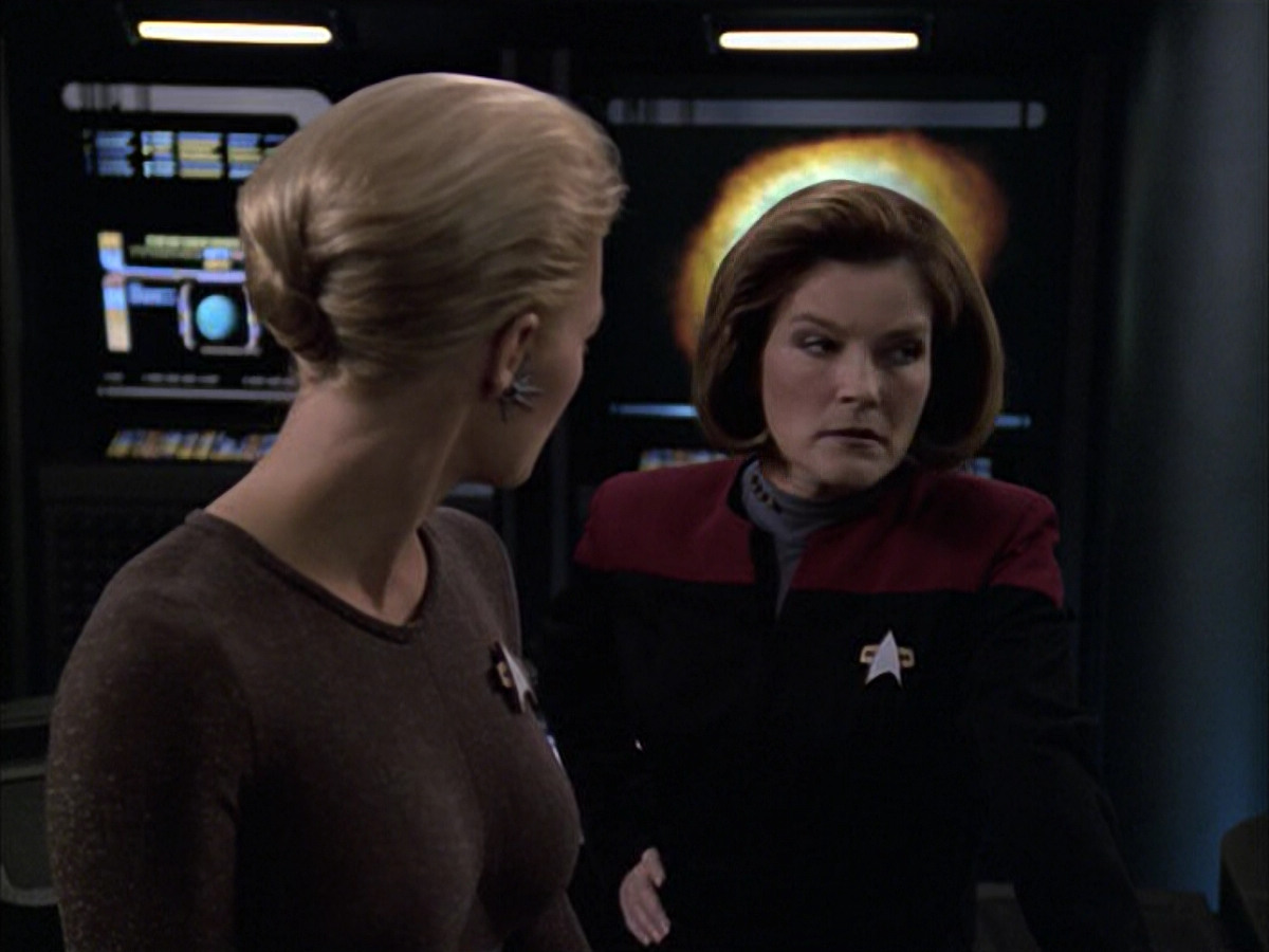 extant_StarTrek_VOY_6x09-TheVoyagerConspiracy_02615.jpg