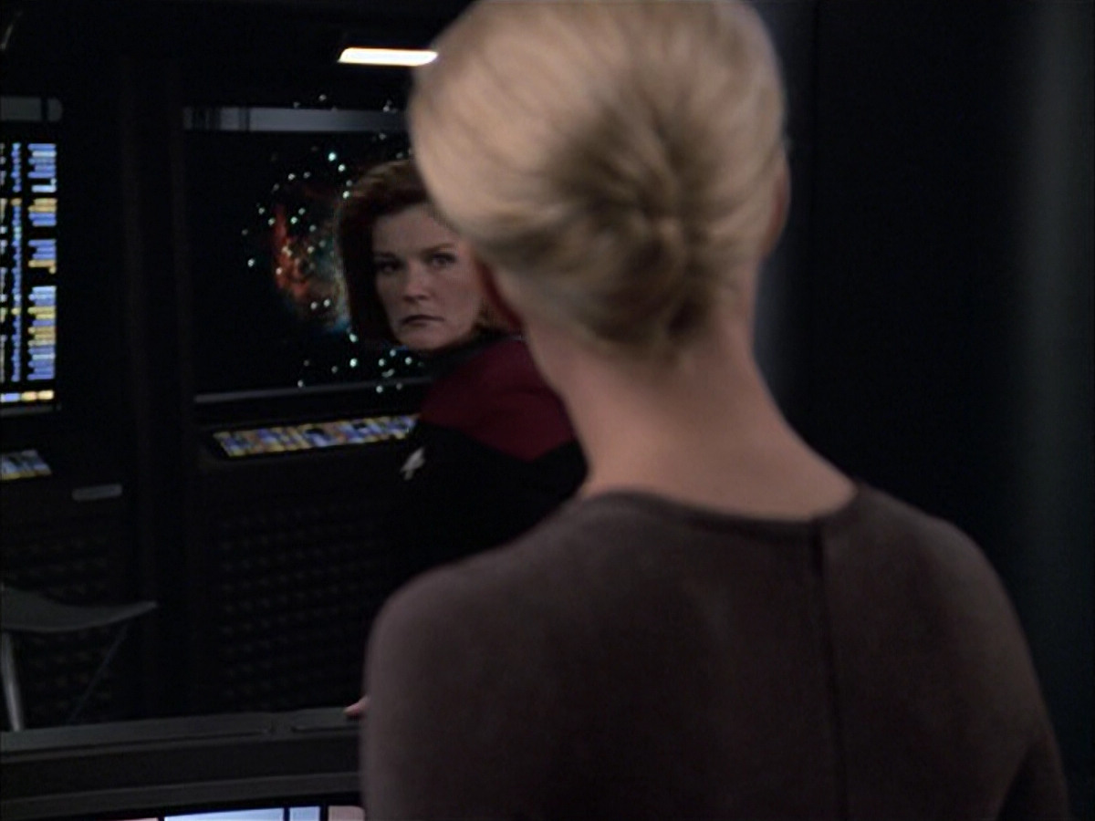 extant_StarTrek_VOY_6x09-TheVoyagerConspiracy_02634.jpg
