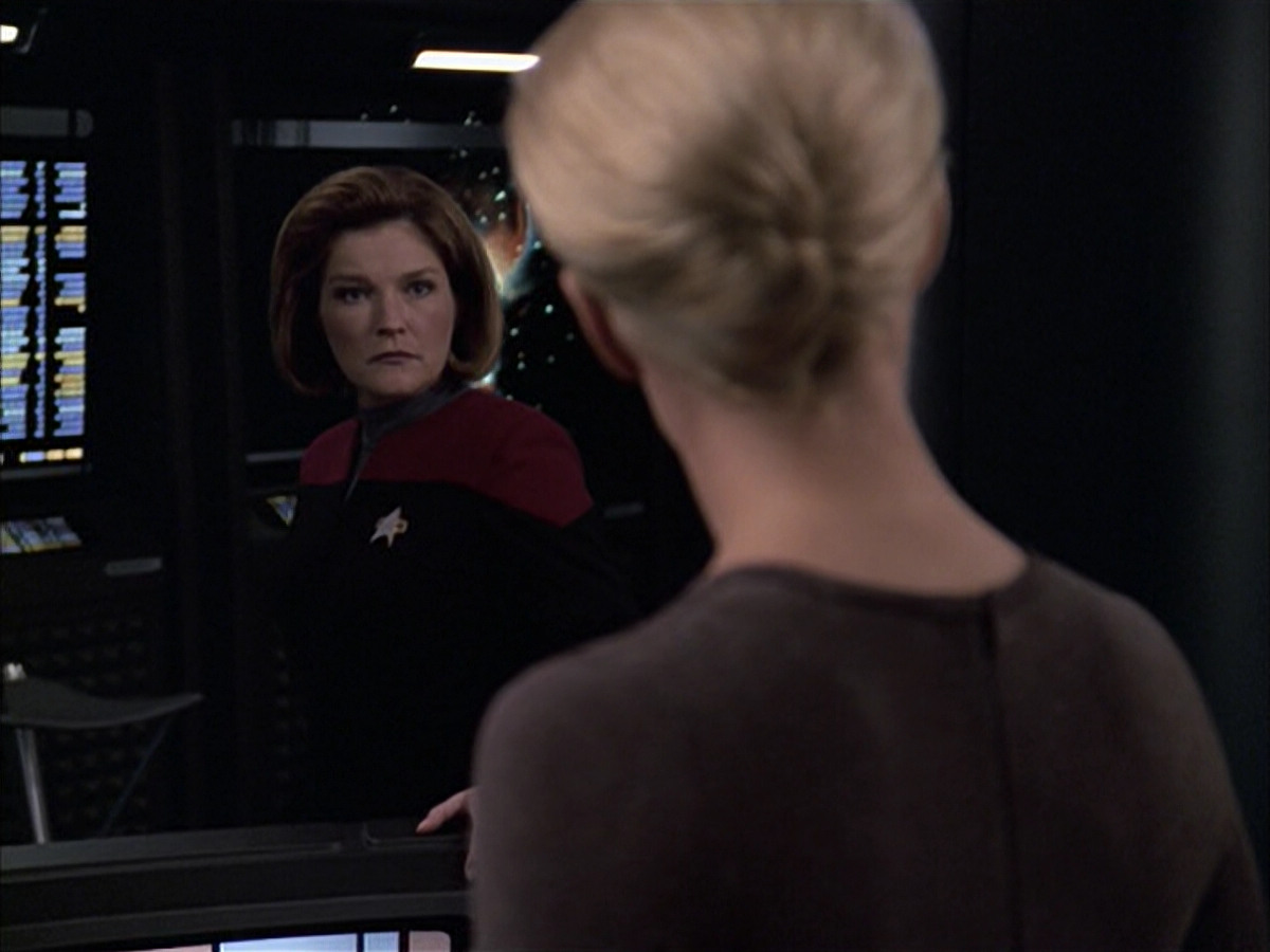 extant_StarTrek_VOY_6x09-TheVoyagerConspiracy_02635.jpg