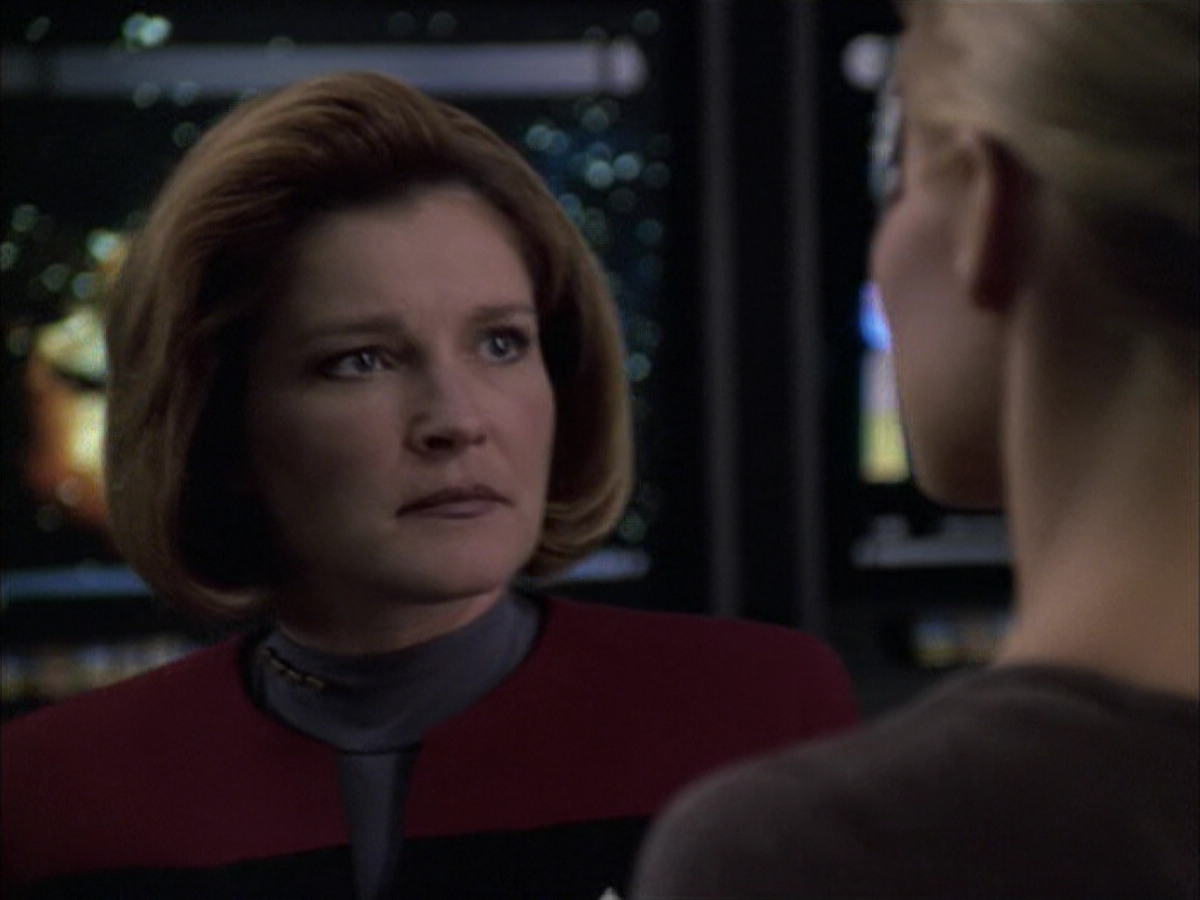extant_StarTrek_VOY_6x09-TheVoyagerConspiracy_02667.jpg