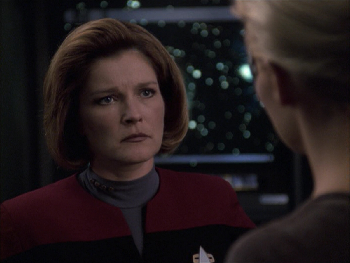 extant_StarTrek_VOY_6x09-TheVoyagerConspiracy_02696.jpg