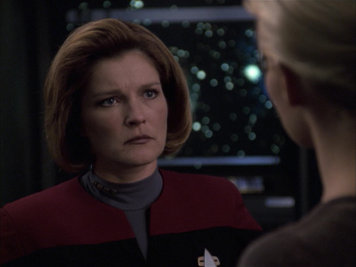 extant_StarTrek_VOY_6x09-TheVoyagerConspiracy_02700.jpg