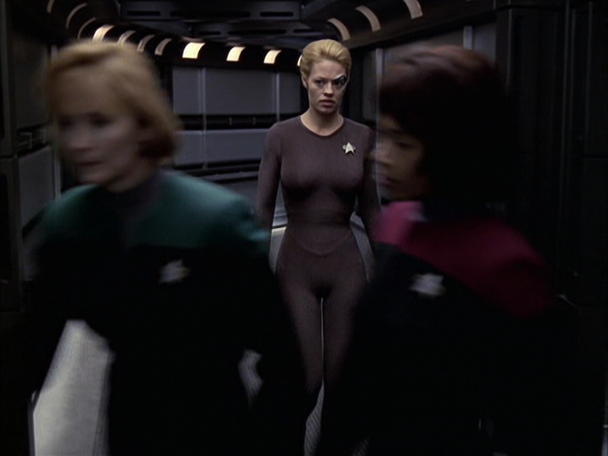 extant_StarTrek_VOY_6x09-TheVoyagerConspiracy_02731.jpg