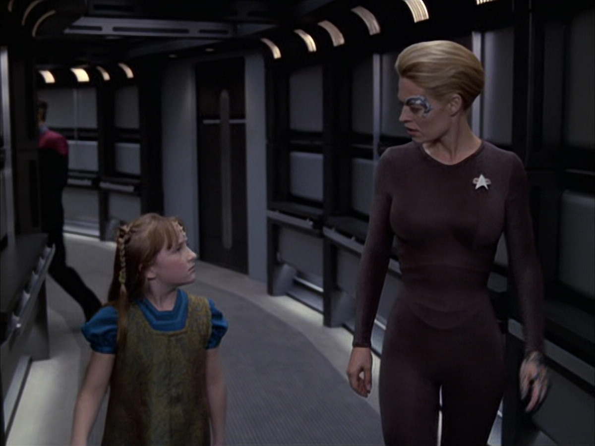 extant_StarTrek_VOY_6x09-TheVoyagerConspiracy_02746.jpg