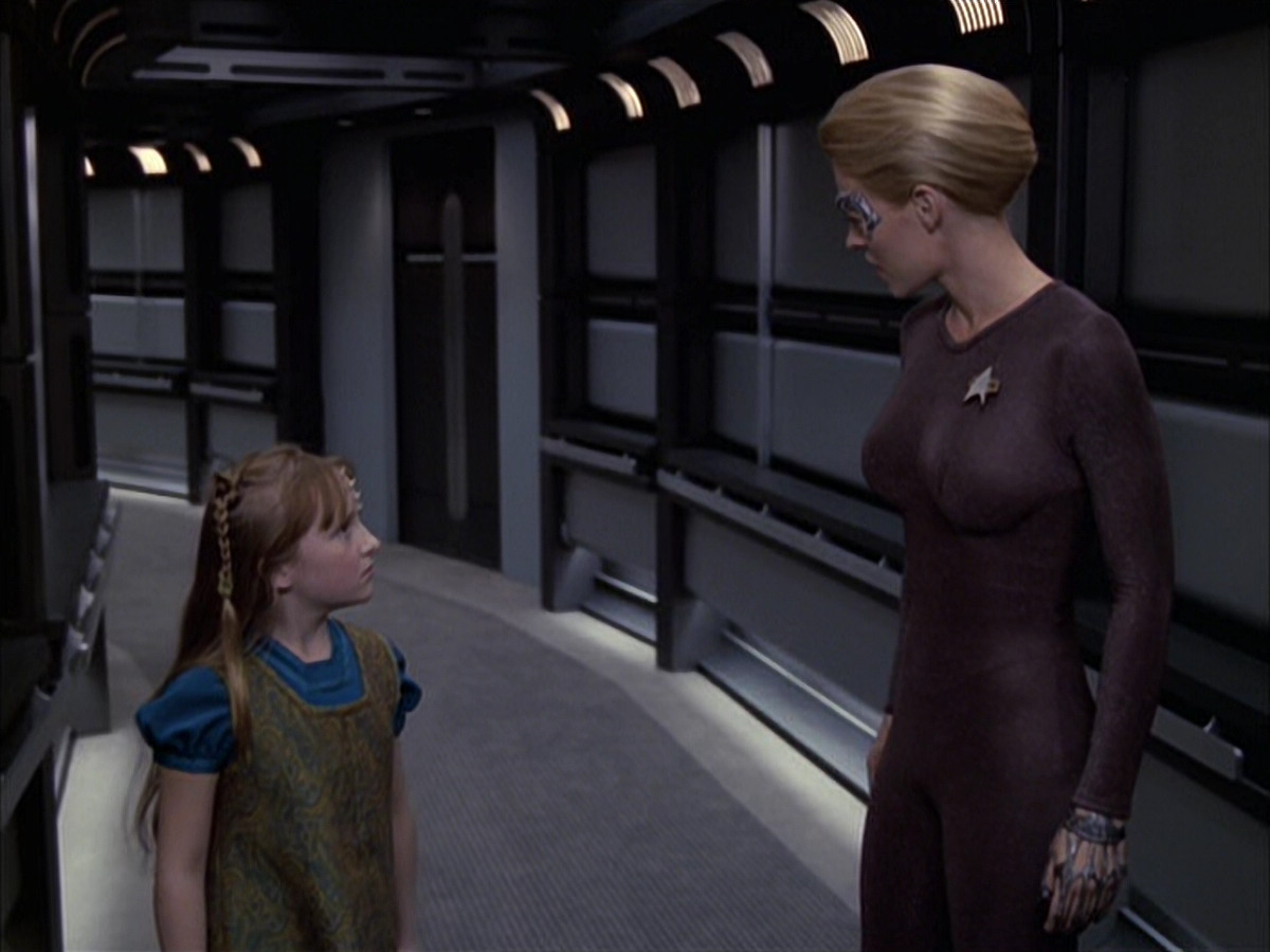 extant_StarTrek_VOY_6x09-TheVoyagerConspiracy_02749.jpg