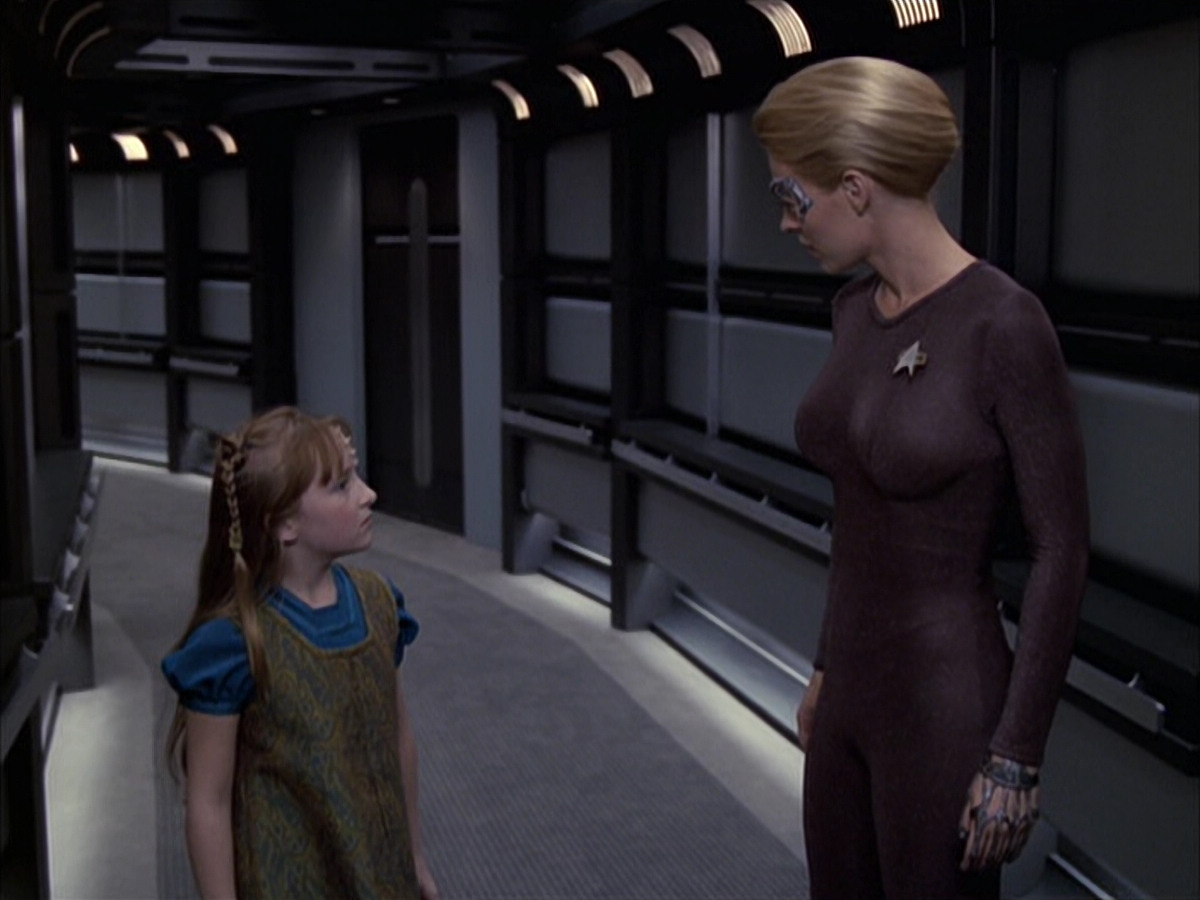extant_StarTrek_VOY_6x09-TheVoyagerConspiracy_02750.jpg