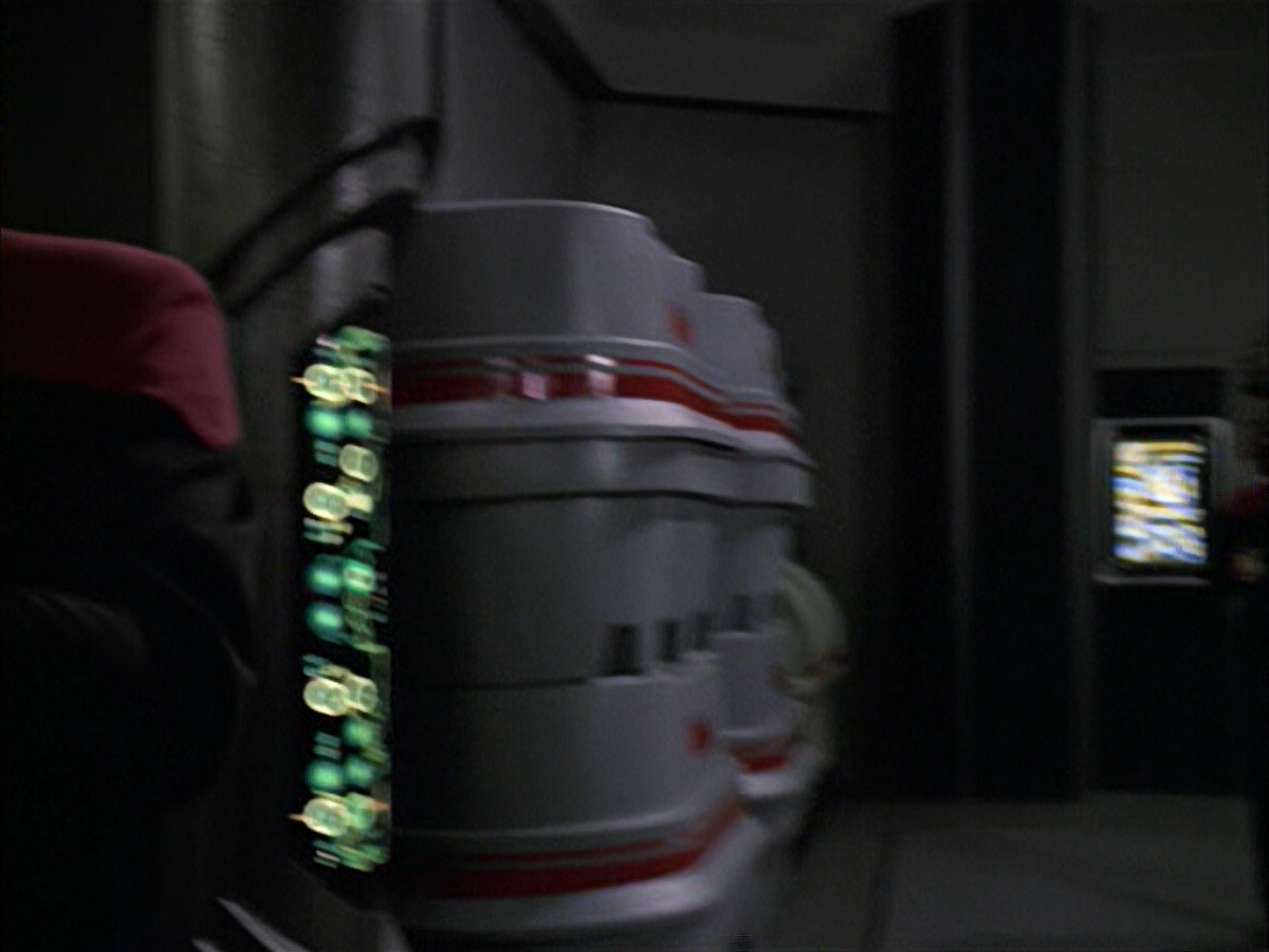 extant_StarTrek_VOY_6x09-TheVoyagerConspiracy_02781.jpg