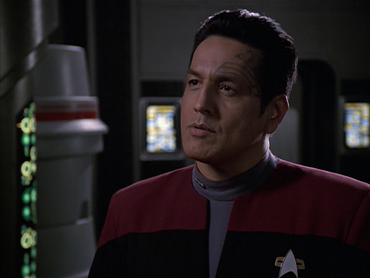 extant_StarTrek_VOY_6x09-TheVoyagerConspiracy_02841.jpg