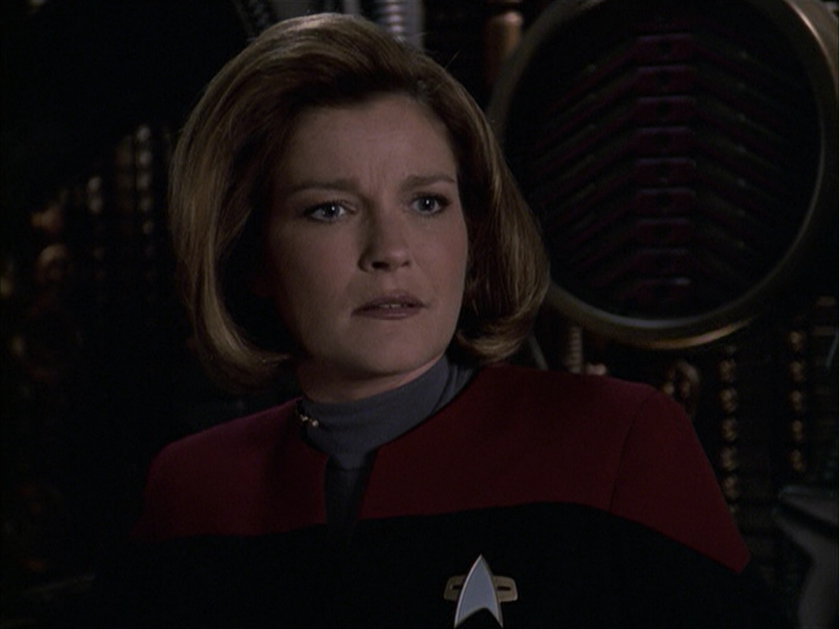 extant_StarTrek_VOY_6x09-TheVoyagerConspiracy_02844.jpg