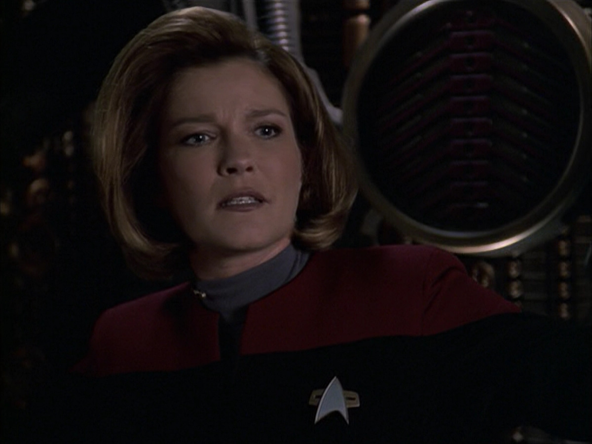 extant_StarTrek_VOY_6x09-TheVoyagerConspiracy_02851.jpg