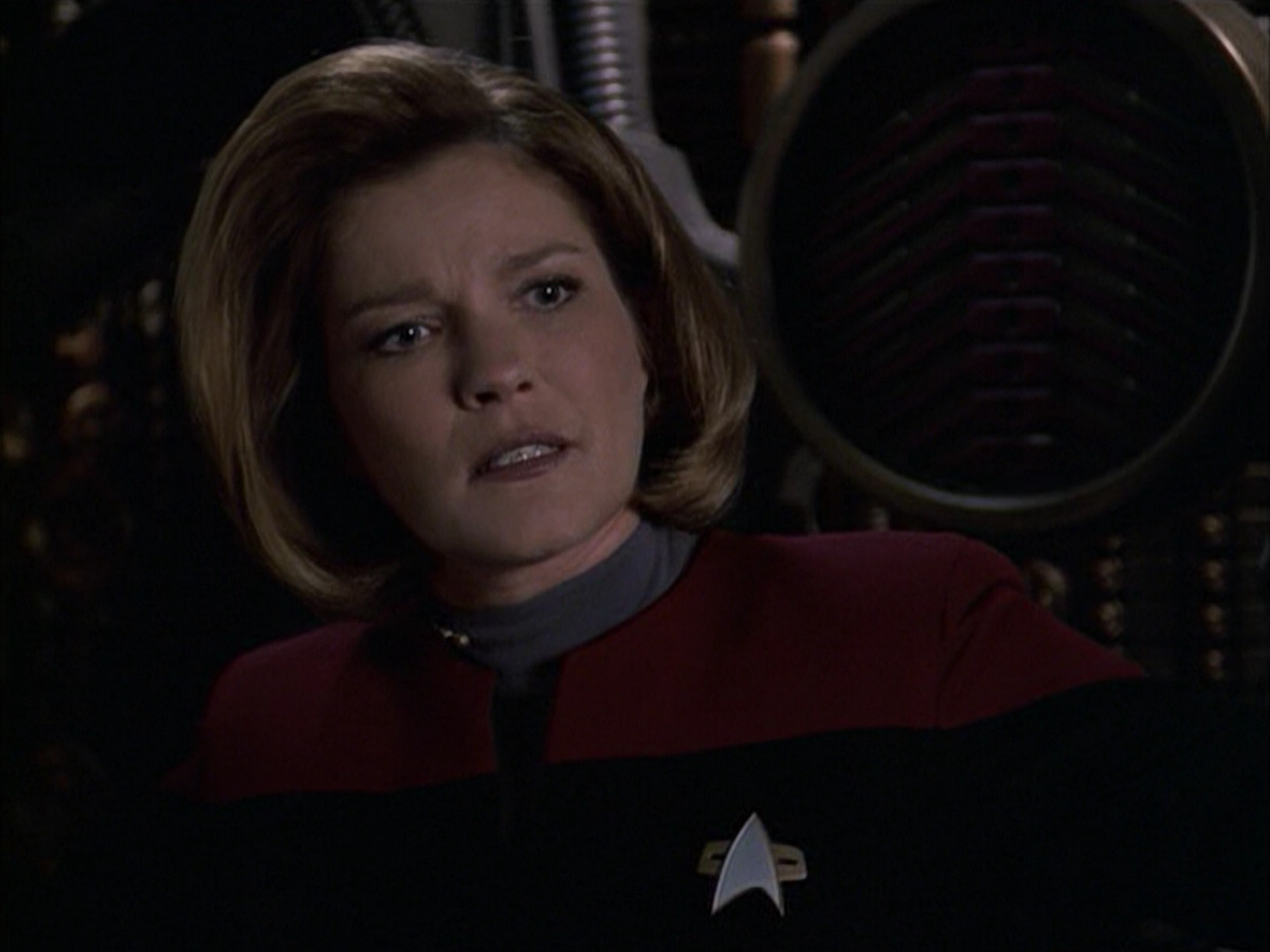 extant_StarTrek_VOY_6x09-TheVoyagerConspiracy_02852.jpg