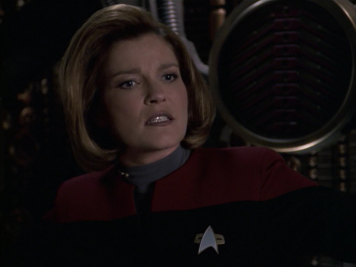 extant_StarTrek_VOY_6x09-TheVoyagerConspiracy_02855.jpg