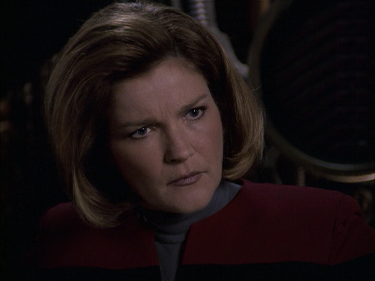 extant_StarTrek_VOY_6x09-TheVoyagerConspiracy_02869.jpg