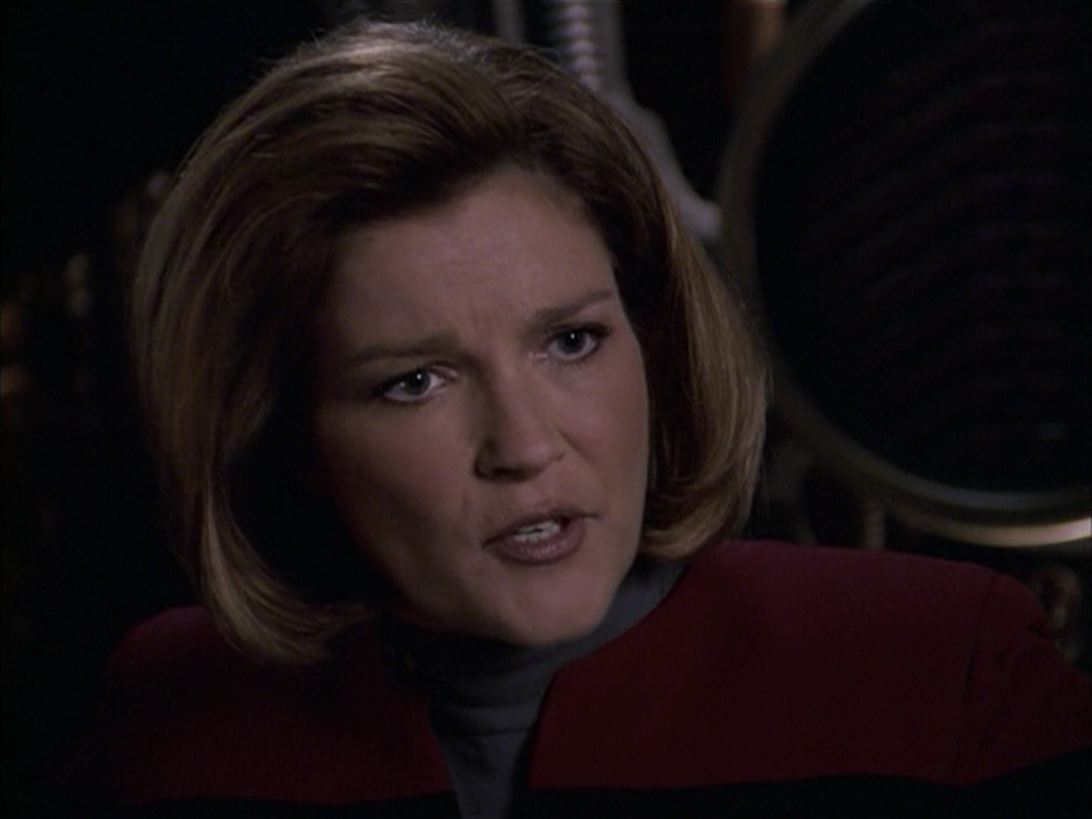 extant_StarTrek_VOY_6x09-TheVoyagerConspiracy_02879.jpg