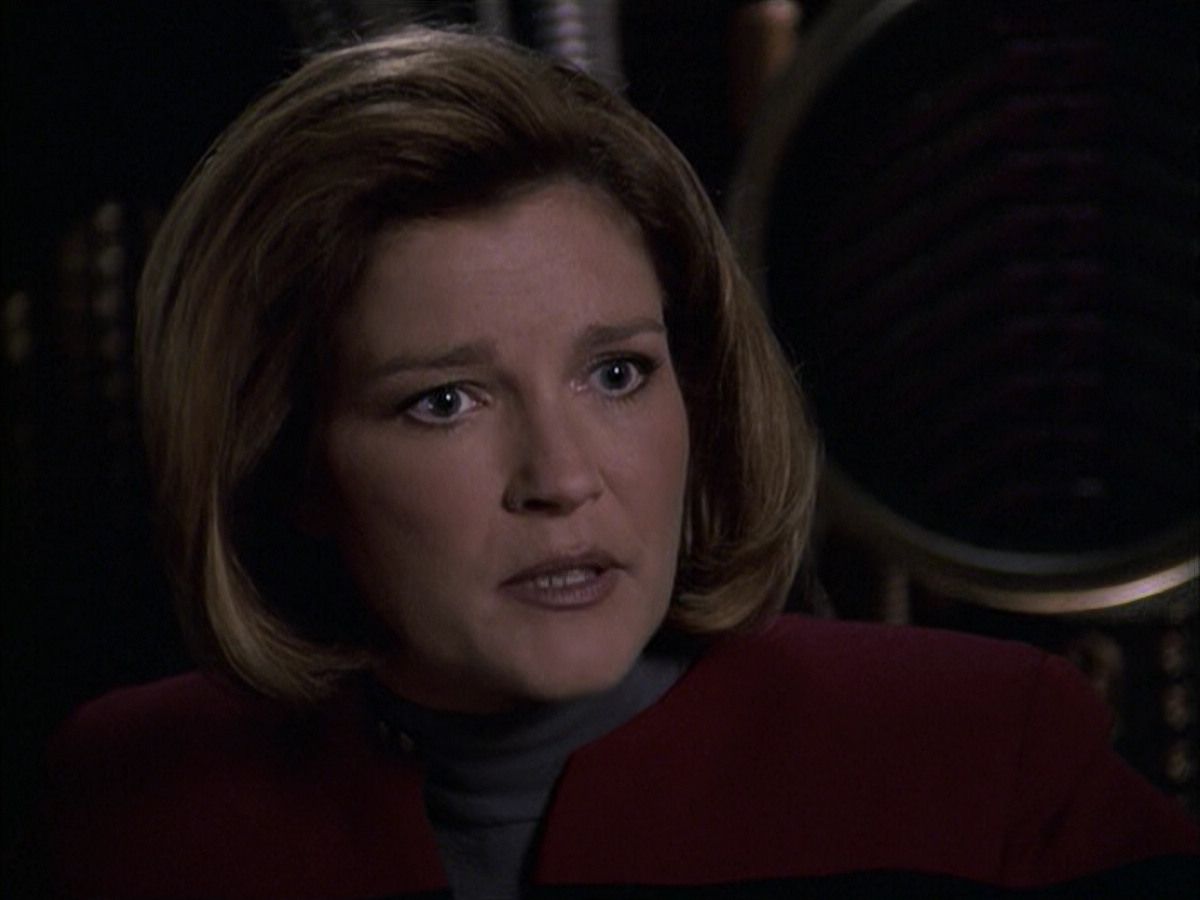 extant_StarTrek_VOY_6x09-TheVoyagerConspiracy_02892.jpg