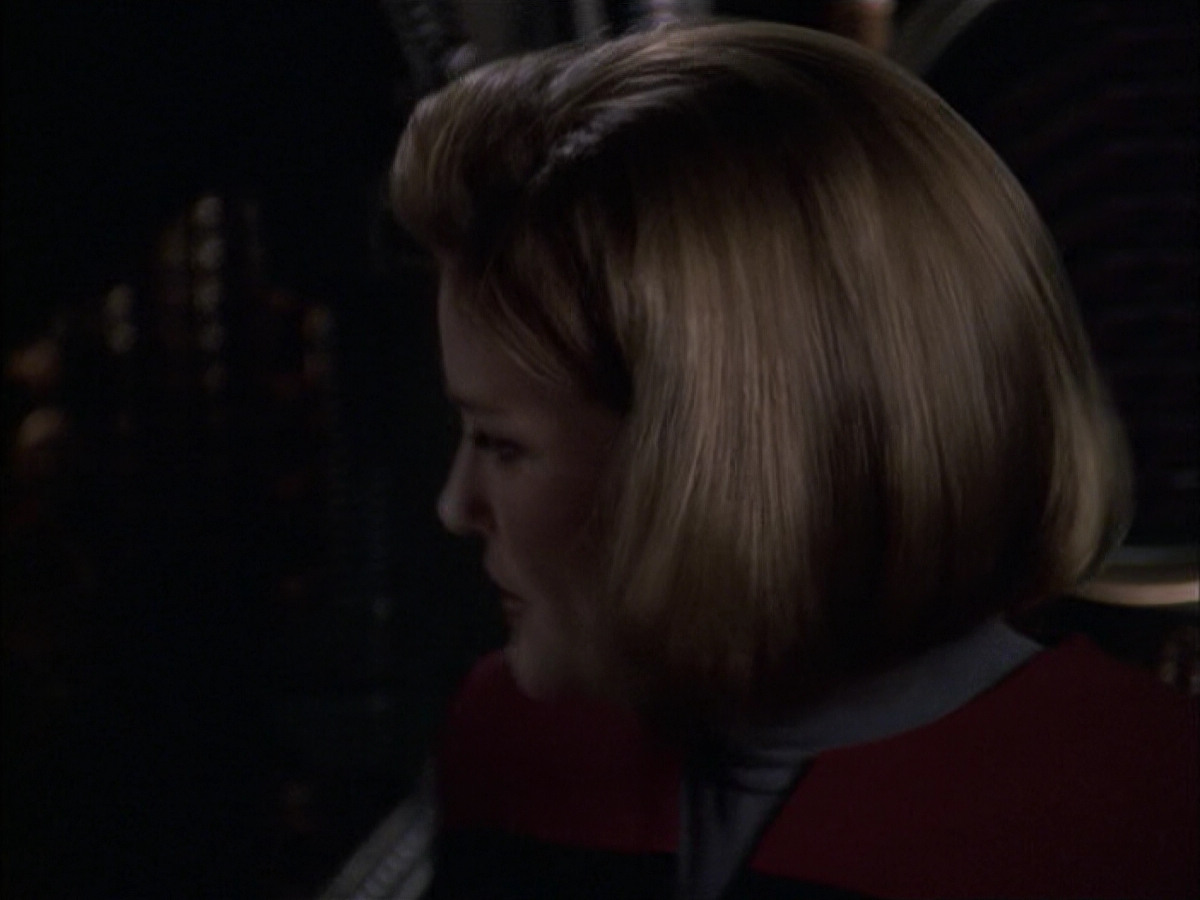 extant_StarTrek_VOY_6x09-TheVoyagerConspiracy_02911.jpg
