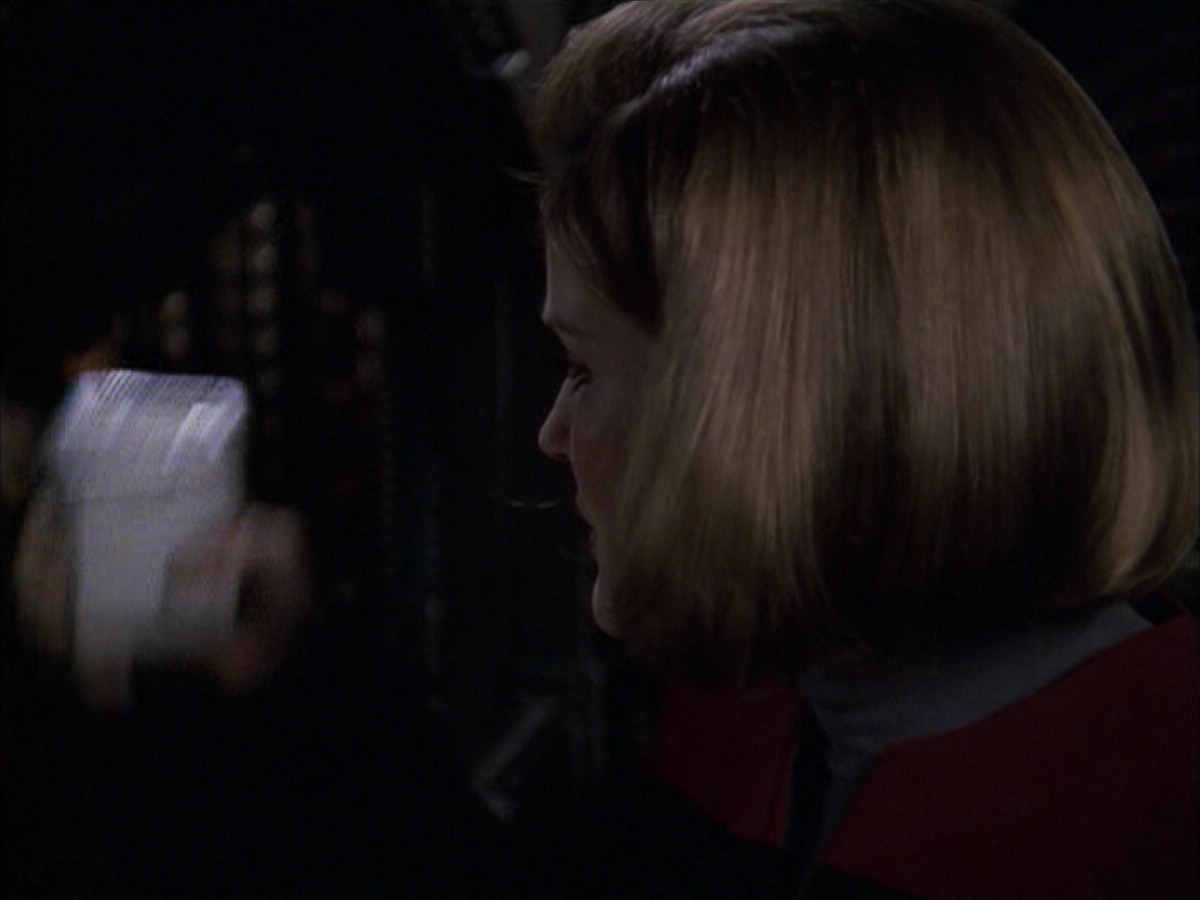 extant_StarTrek_VOY_6x09-TheVoyagerConspiracy_02912.jpg