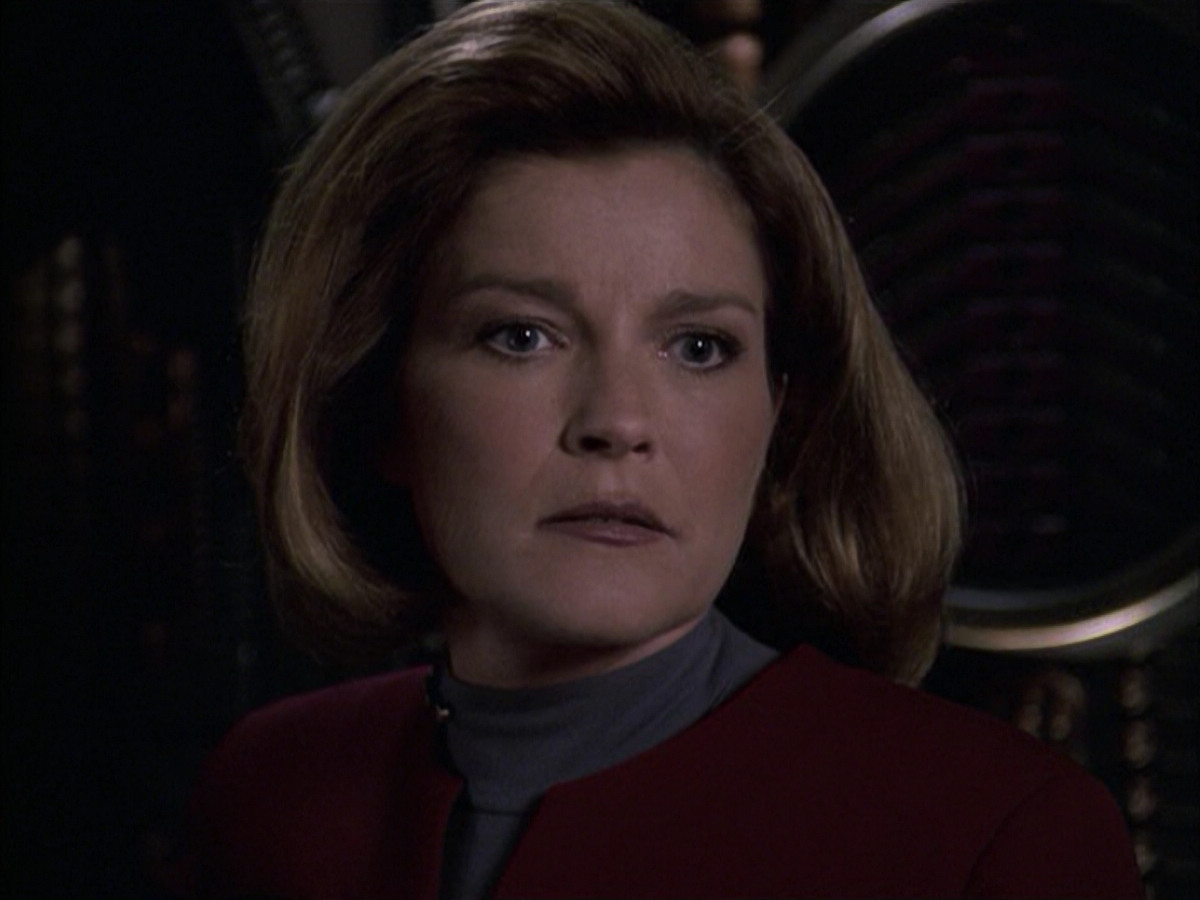 extant_StarTrek_VOY_6x09-TheVoyagerConspiracy_02920.jpg