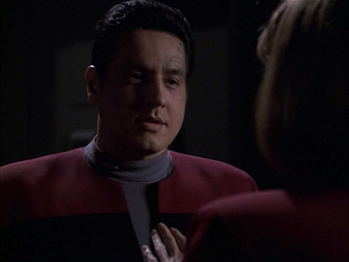 extant_StarTrek_VOY_6x09-TheVoyagerConspiracy_02946.jpg