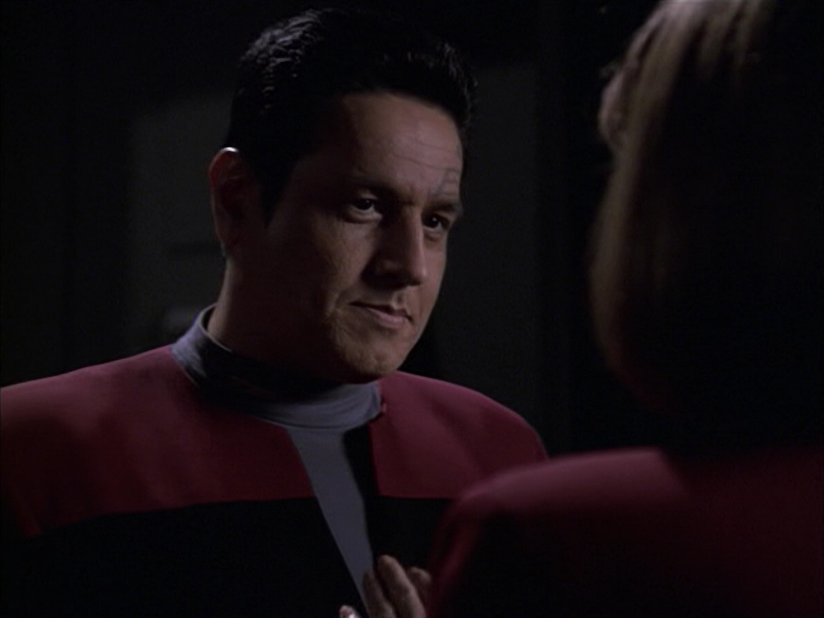 extant_StarTrek_VOY_6x09-TheVoyagerConspiracy_02947.jpg