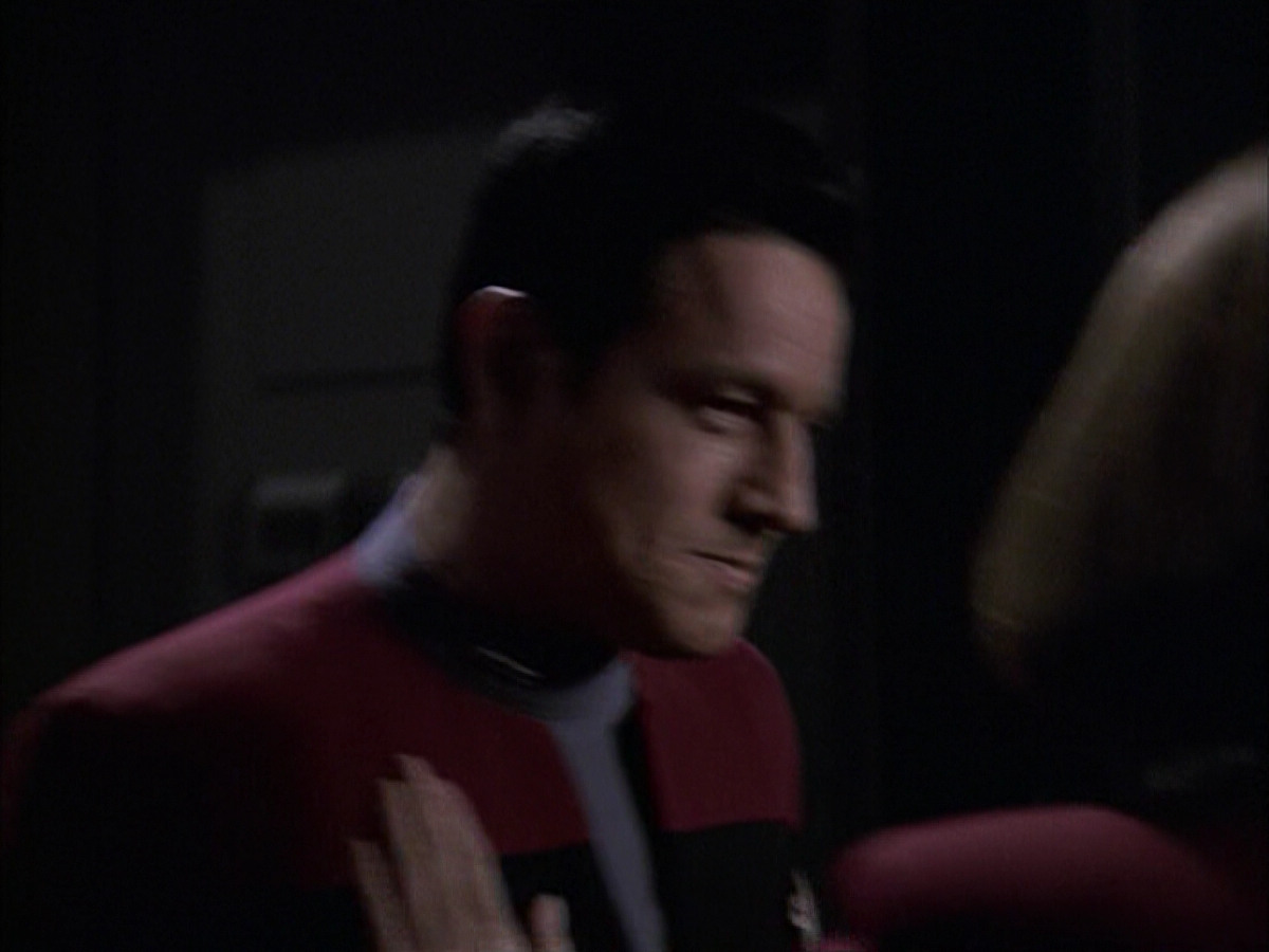 extant_StarTrek_VOY_6x09-TheVoyagerConspiracy_02948.jpg