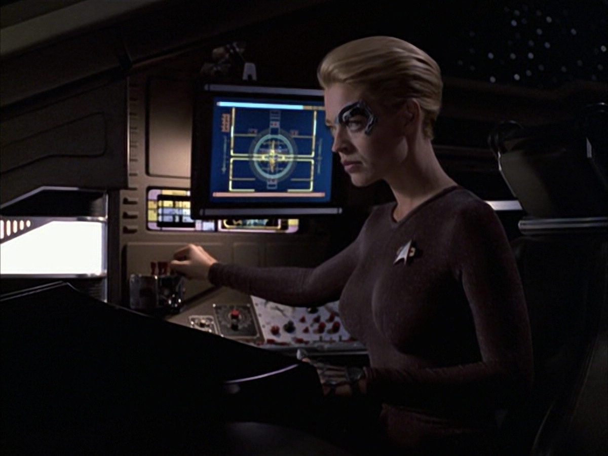 extant_StarTrek_VOY_6x09-TheVoyagerConspiracy_02963.jpg