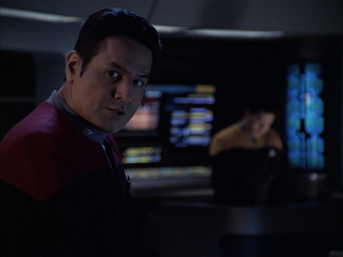extant_StarTrek_VOY_6x09-TheVoyagerConspiracy_02982.jpg